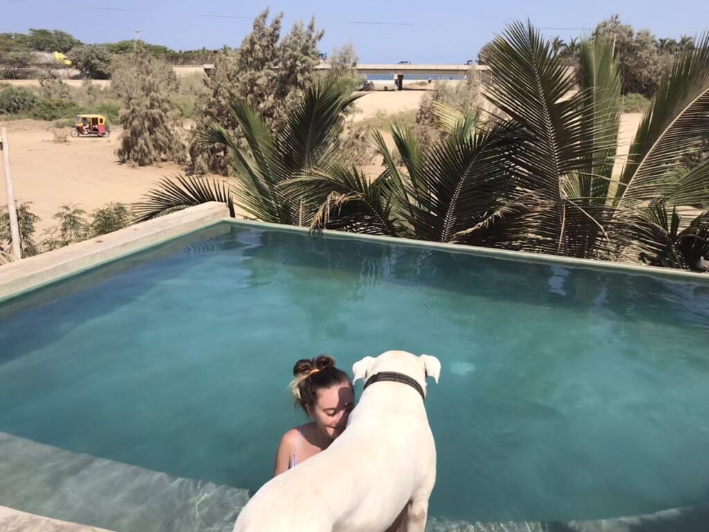 A swimming pool in Mancora