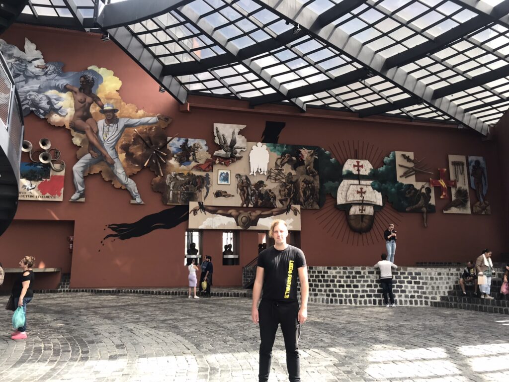 Inside the Memorial de Curitiba during the walking tour