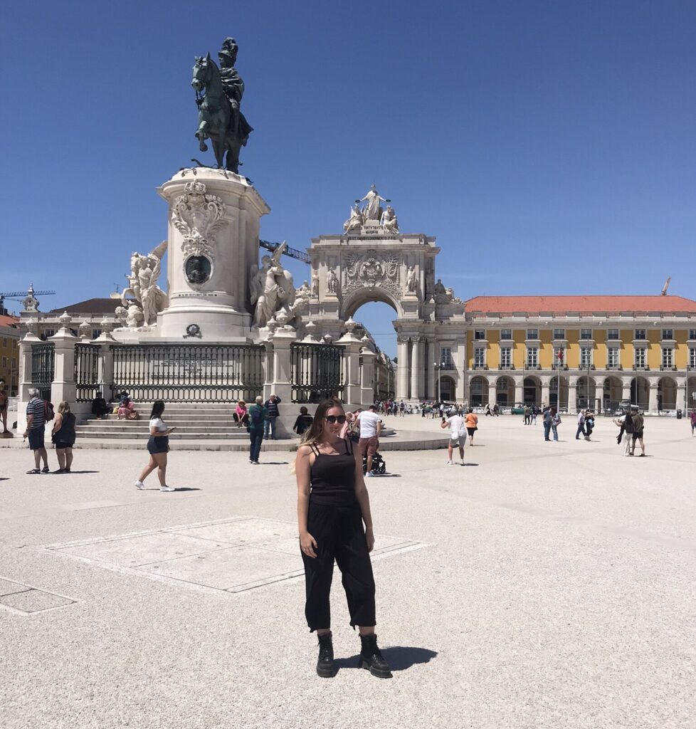 Budget travel in Lisbon at Praca do Comercio