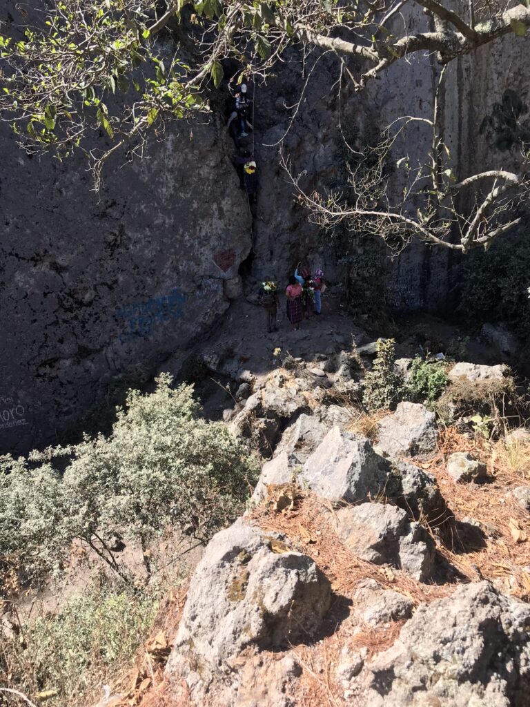 A local family at Cerro Quemedo