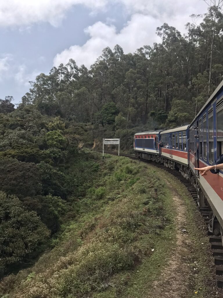 A train between Kandy and Ella