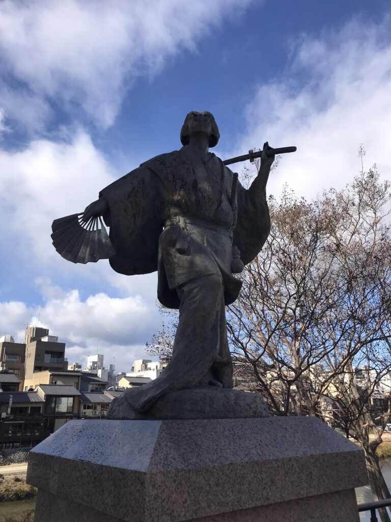 A kabuki statue of Izumo-no-Okuni in Kyoto