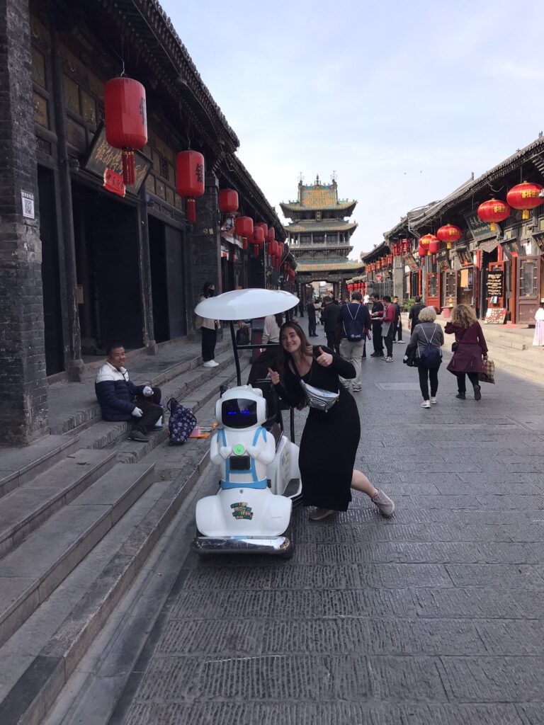 A transport robot in Pingyao