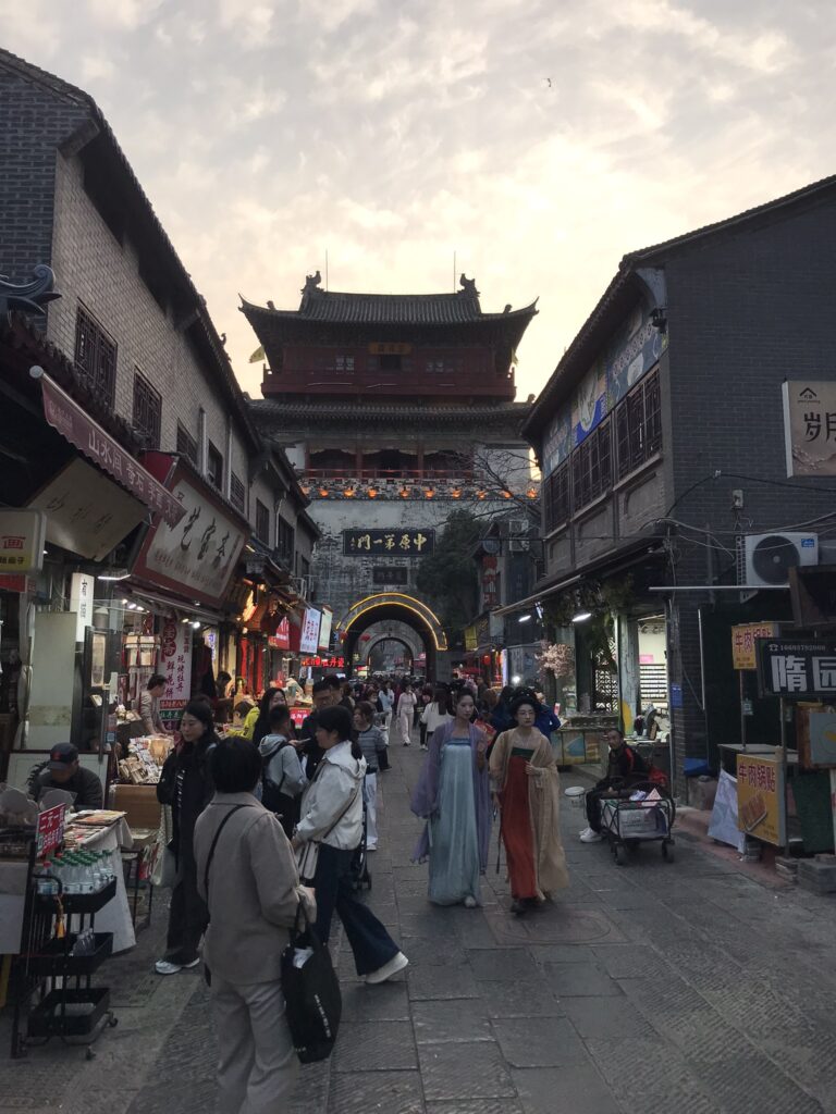 Lijingmen street in Luoyang